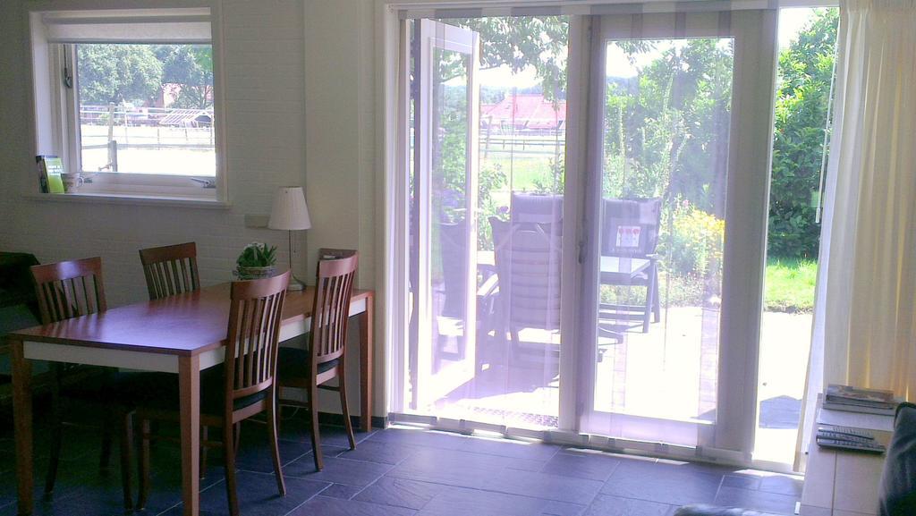 Vakantiehuis "Aan De Zandweg" Roderesch Zimmer foto